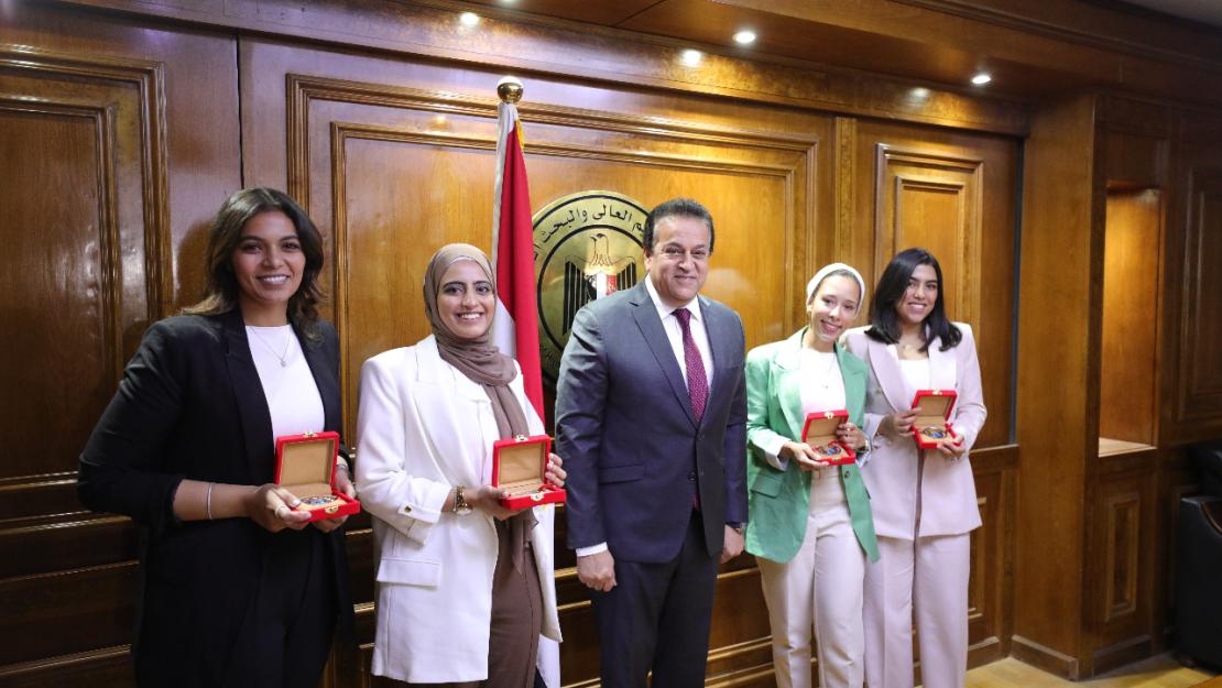 AUC Students Receive Ministry Shield for Innovative Work